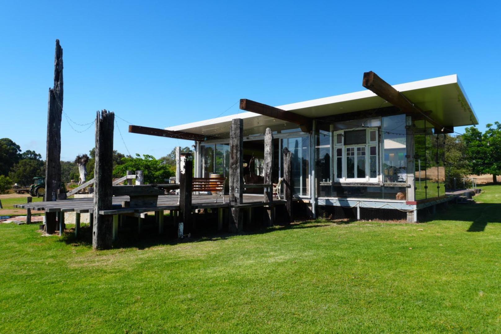 Silversprings Spa Retreat Pet Friendly Cottages And Glampings Metricup Exterior foto