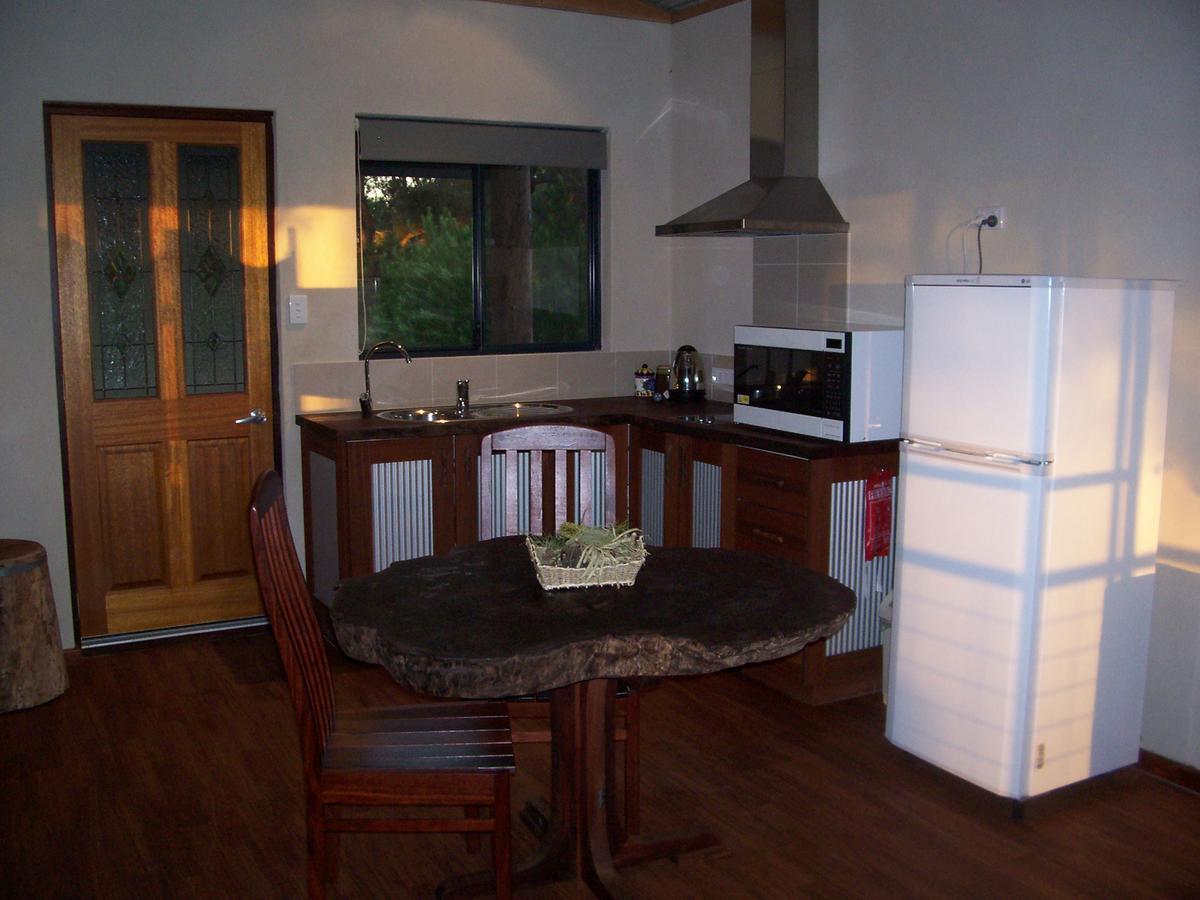 Silversprings Spa Retreat Pet Friendly Cottages And Glampings Metricup Exterior foto