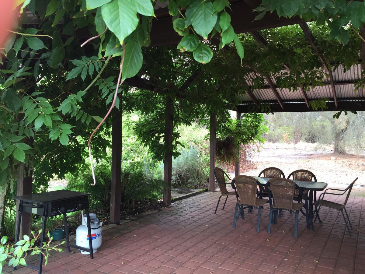 Silversprings Spa Retreat Pet Friendly Cottages And Glampings Metricup Exterior foto